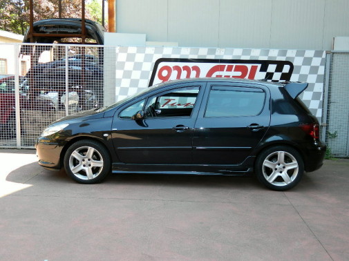 Peugeot 308 powered by 9000 Giri