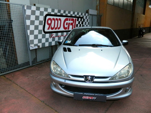 Peugeot 206 cabrio powered by 9000 Giri