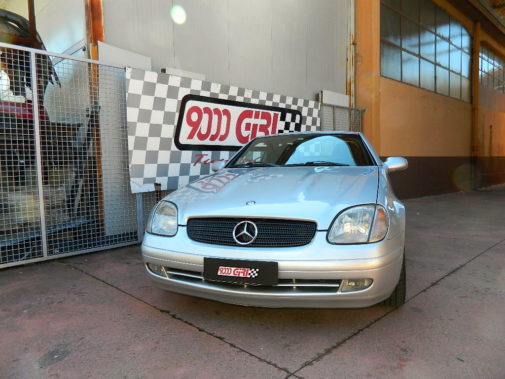 Mercedes Slk 200 kompressor powered by 9000 Giri