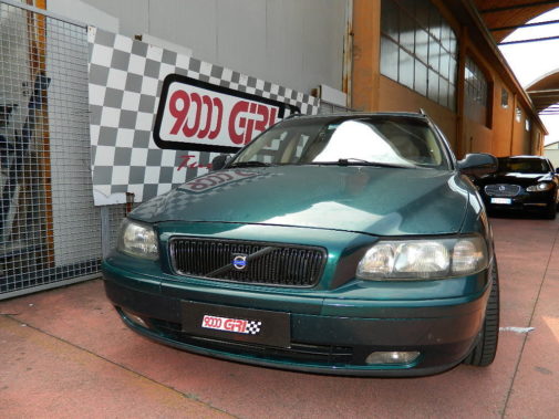 Volvo V70 T5 powered by 9000 Giri 