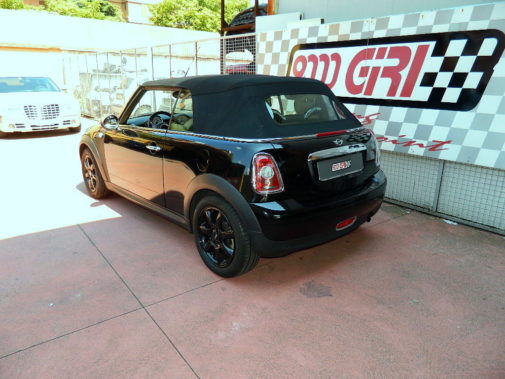 Mini Cooper cabrio powered by 9000 Giri