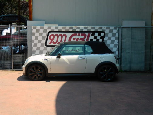 Mini Cooper S Cabrio powered by 9000 Giri