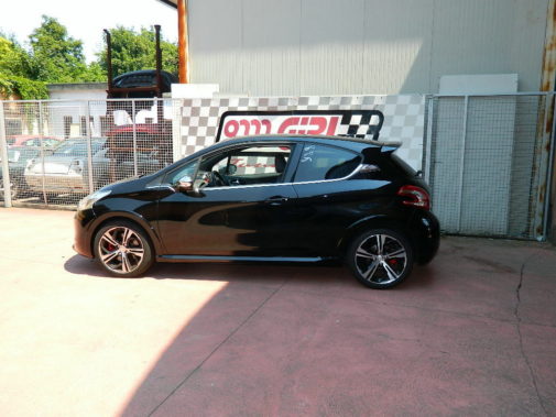 Peugeot 208 gti 200cv powered by 9000 Giri