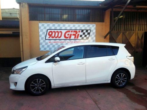 Toyota Verso 2.0 D-td powered by 9000 Giri