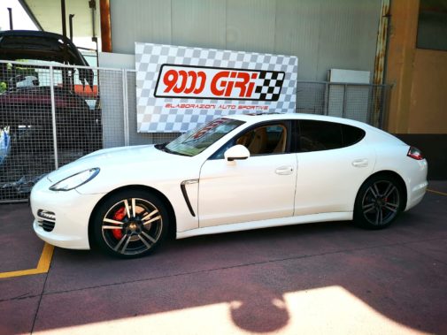 Porsche Panamera 3.0d powered by 9000 Giri