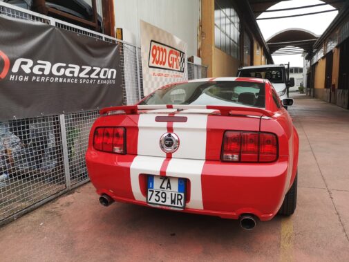 Ford Mustang GT 5.0 con 2 terminali sportivi realizzati artigianalmente in acciaio inox by 9000 Giri elaborazioni